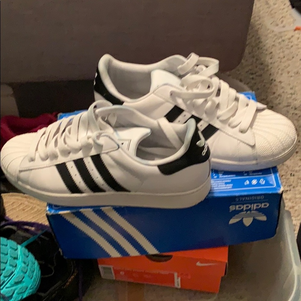 Adidas Shell Top Superstar II Sneakers. Size 8/9.